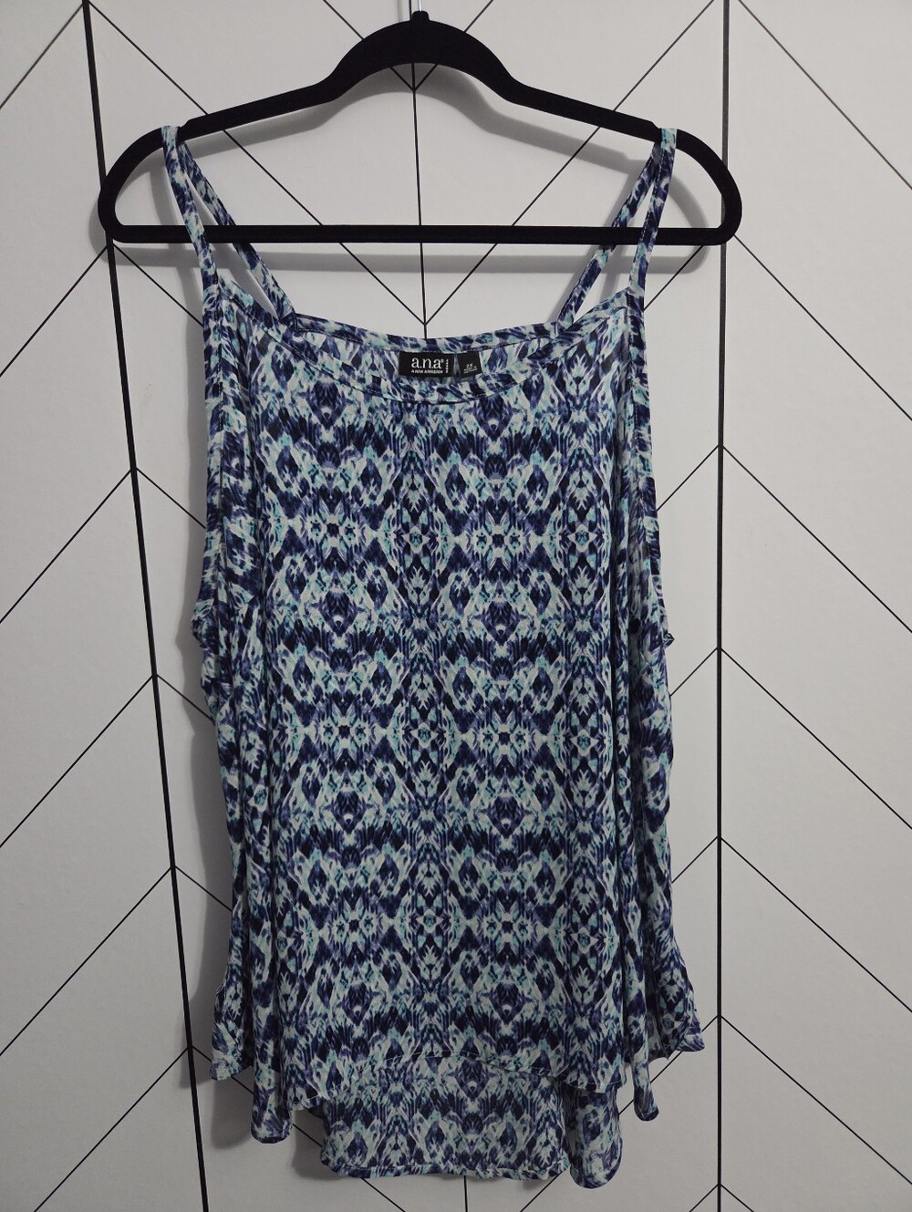 a.n.a Blue, Teal and White Mediterranean Patterned Flowy Swing Tank Top, Plus 2X